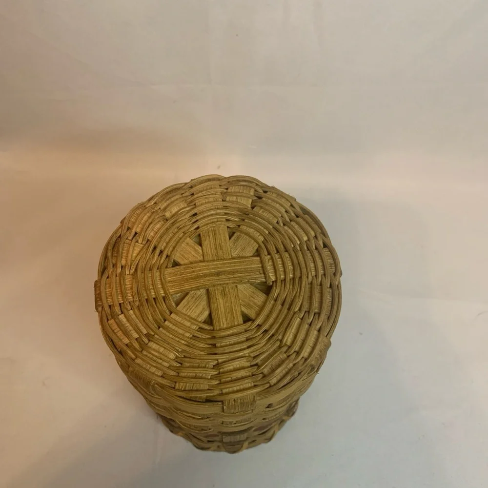 Small Round Apple Basket with Handle